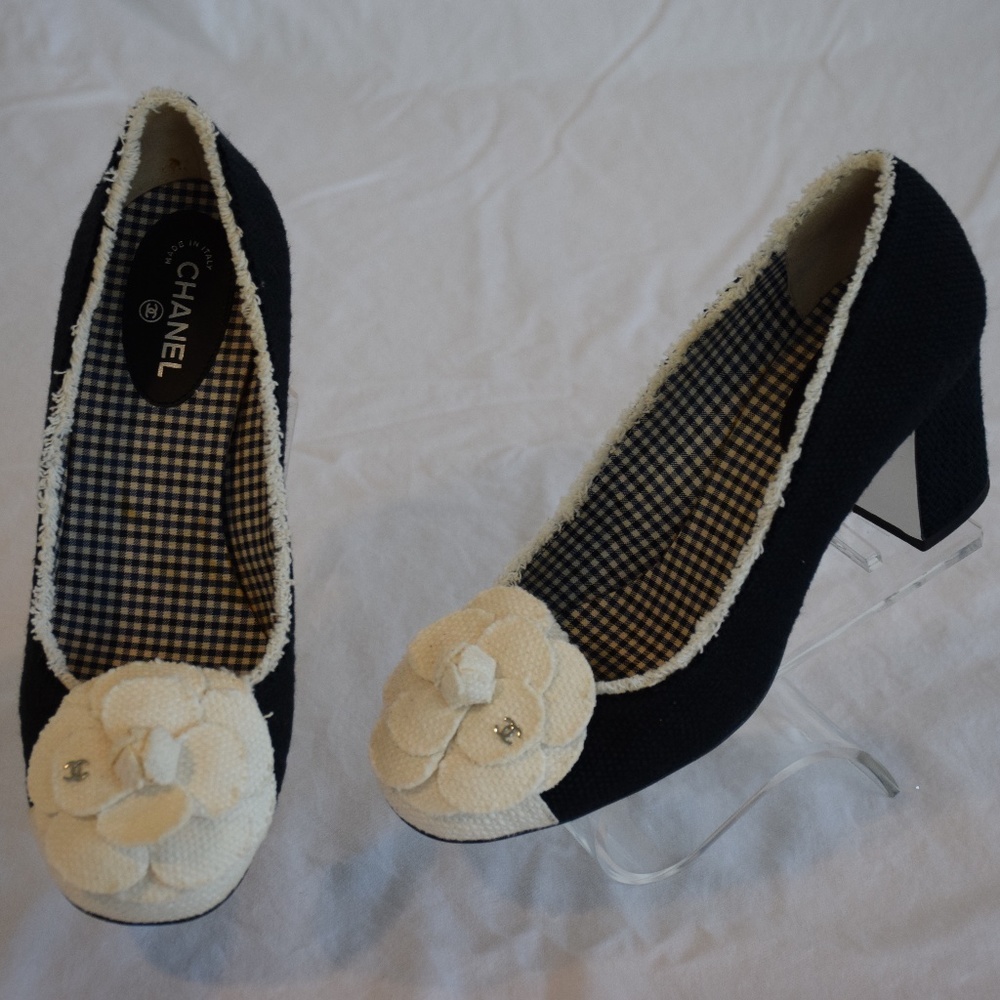 CHANEL Beautiful Black Tweed & White Cap Toe Pumps